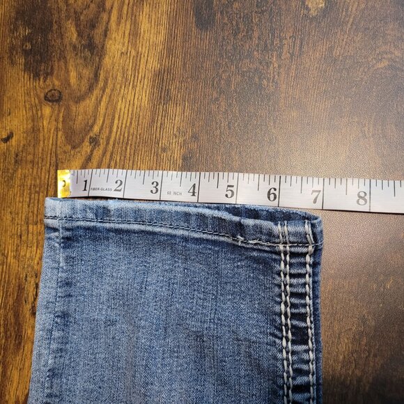 Maurices Jeans Size 8 Low Rise Capri Thick Stitch Medium Light Wash Stretch - Picture 9 of 10